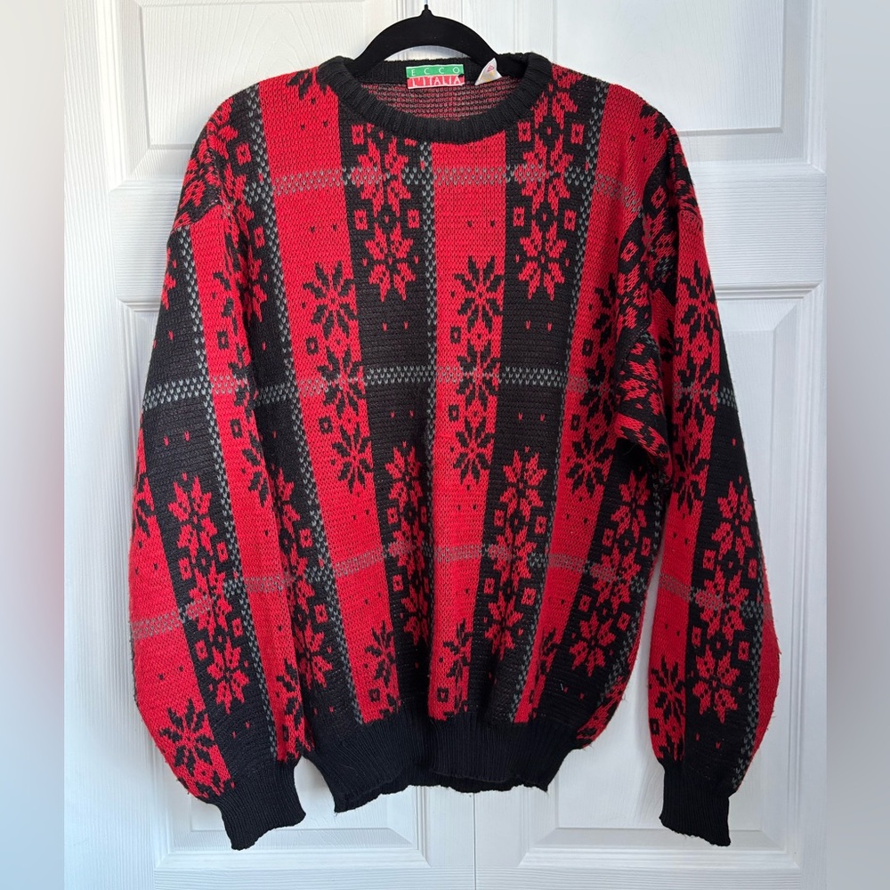 Ecco Vintage Red and Black Snowflake Men's Crewneck Sweater